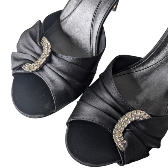 Kenneth Cole Reaction black Satin Heels 9 - Picture 3 of 8